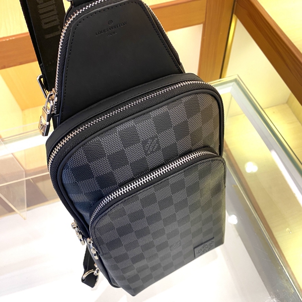 ルイヴィトンバッグ着用イメージ